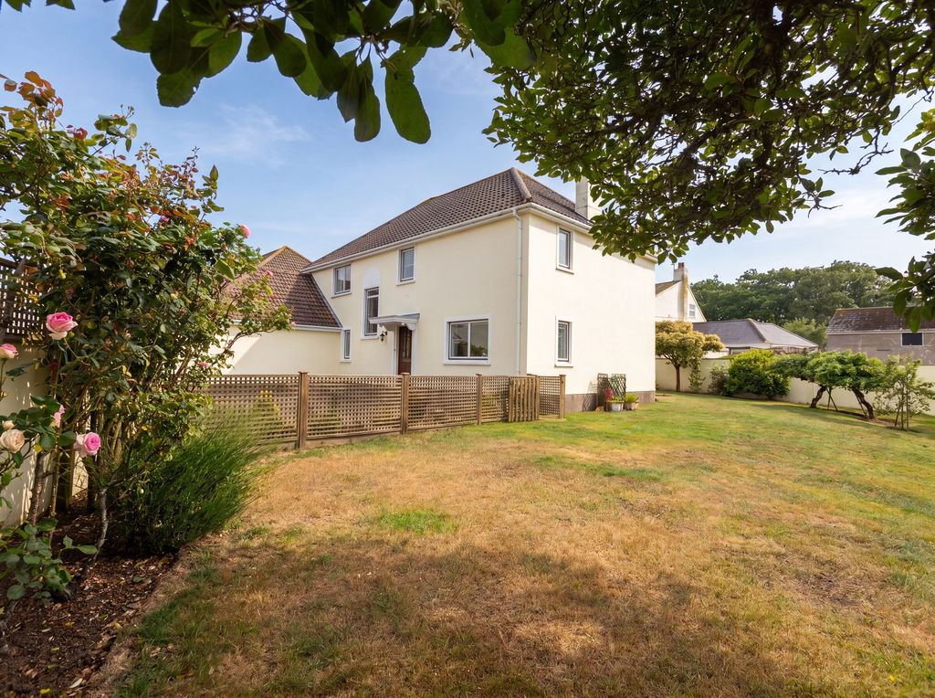 Additional image 4 of 4 bed detached house for saleAvignon, St Helier JE2