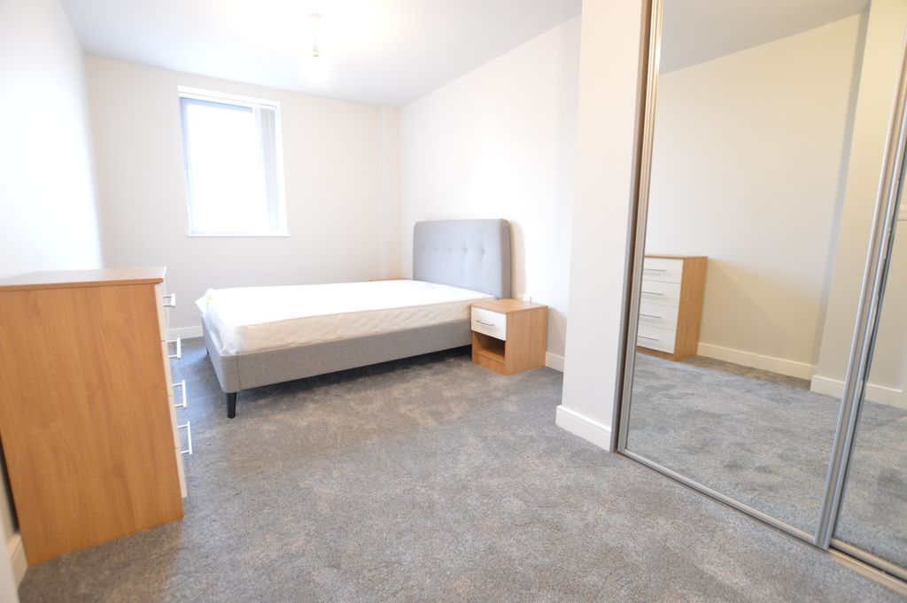 Property photo 1 of 5 Bed 1