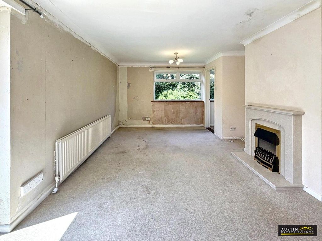 Property photo 3 of 13 Living Room