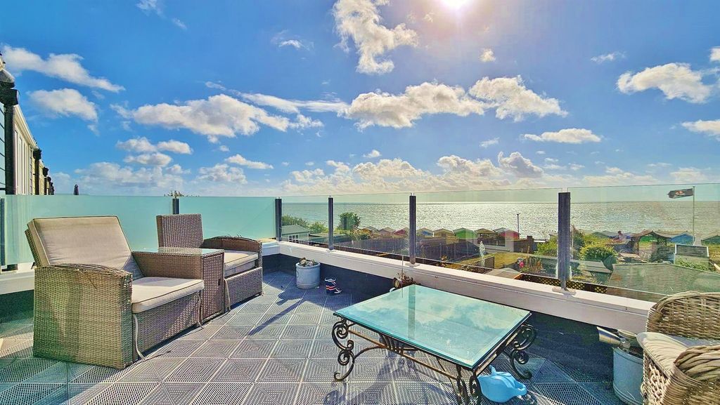 Property photo 2 of 33 Balcony