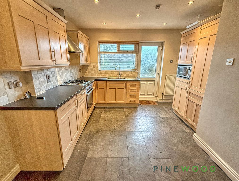 Property photo 2 of 21 Kitchen