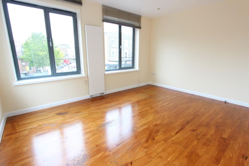 Property photo 2 of 33