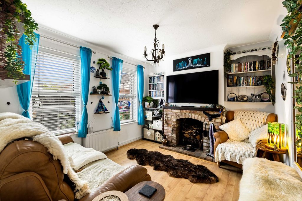 Property photo 2 of 16