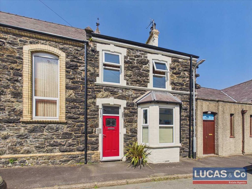 Property photo 2 of 27