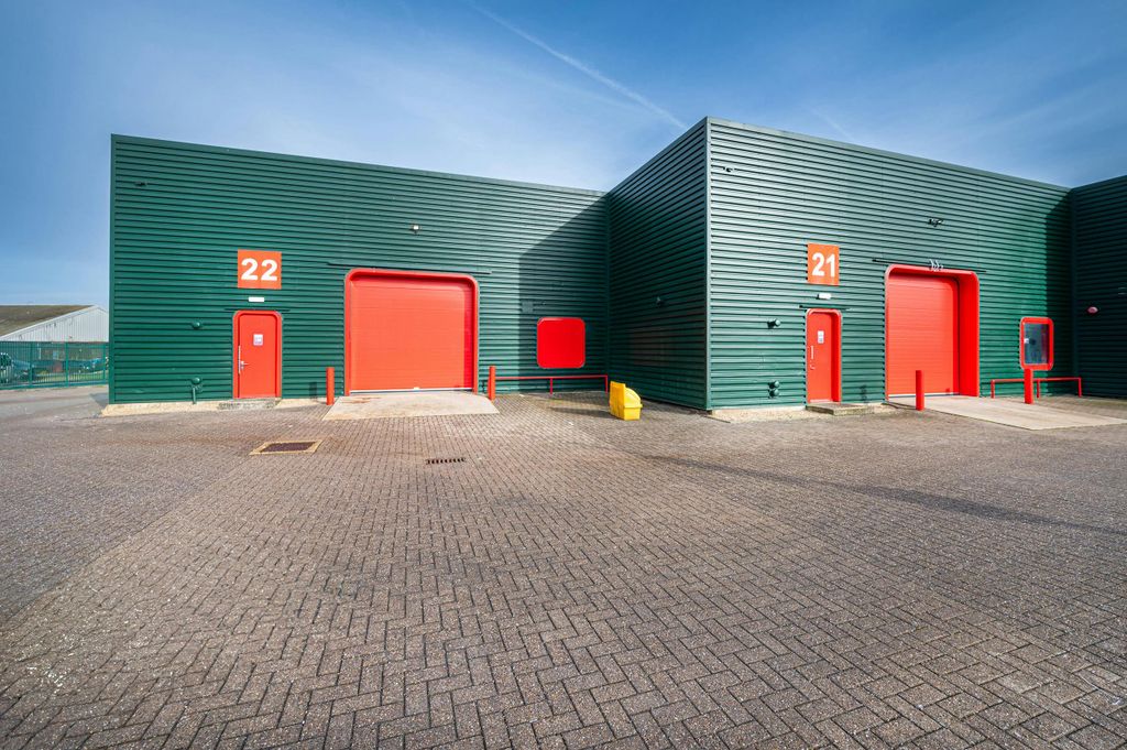 Property photo 1 of 4 Riverpark Industrial Estate_062.Jpg