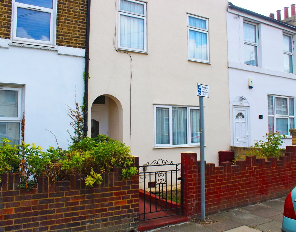 Property photo 2 of 15 Frontal