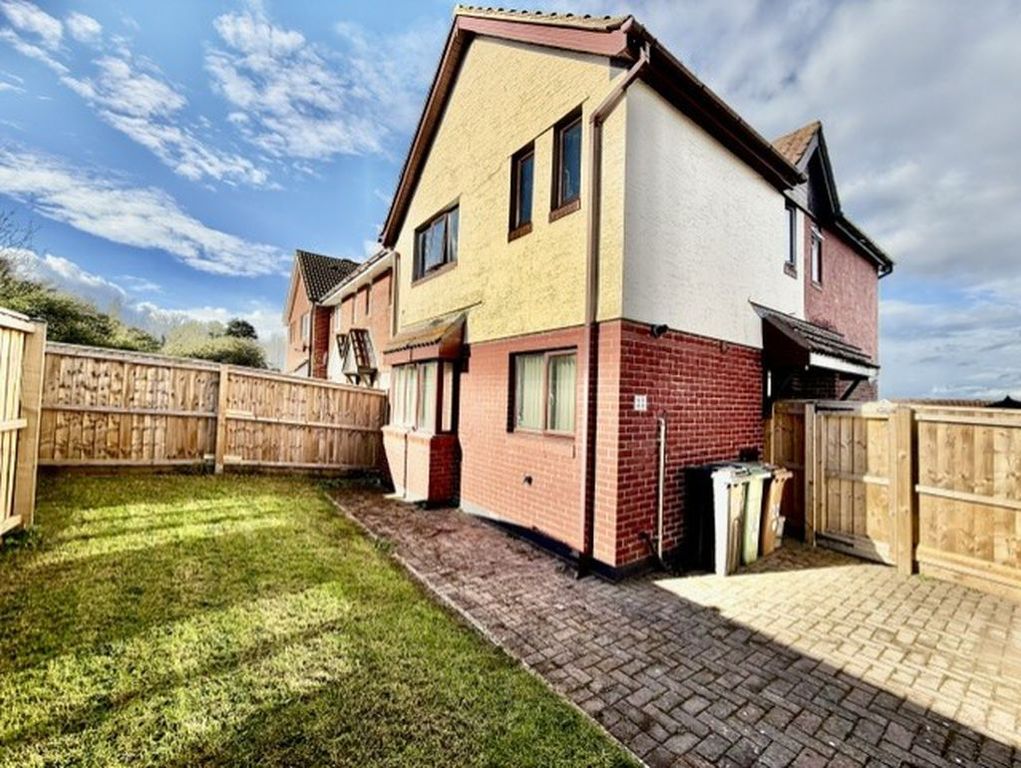 Property photo 1 of 12 Photo 8