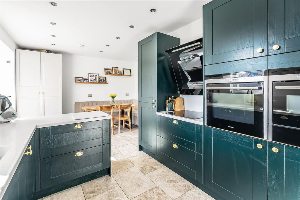 Property photo 3 of 33 89-Abbotts-Road-22.Jpg