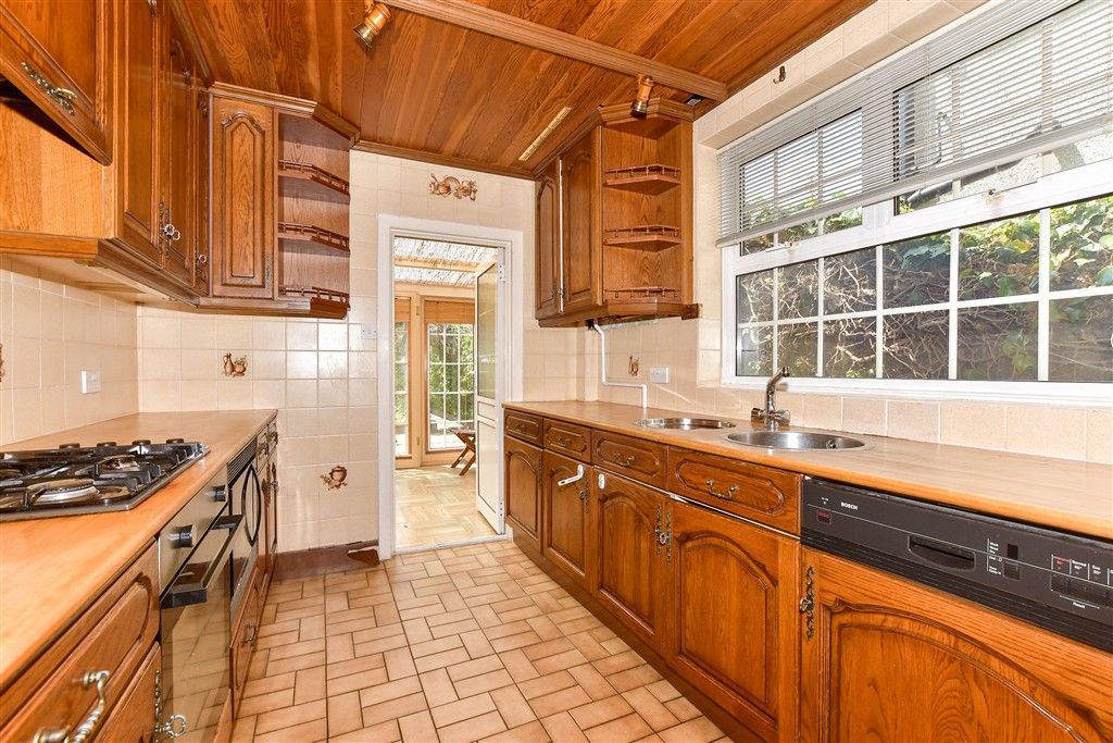 Property photo 2 of 17 Kitchen