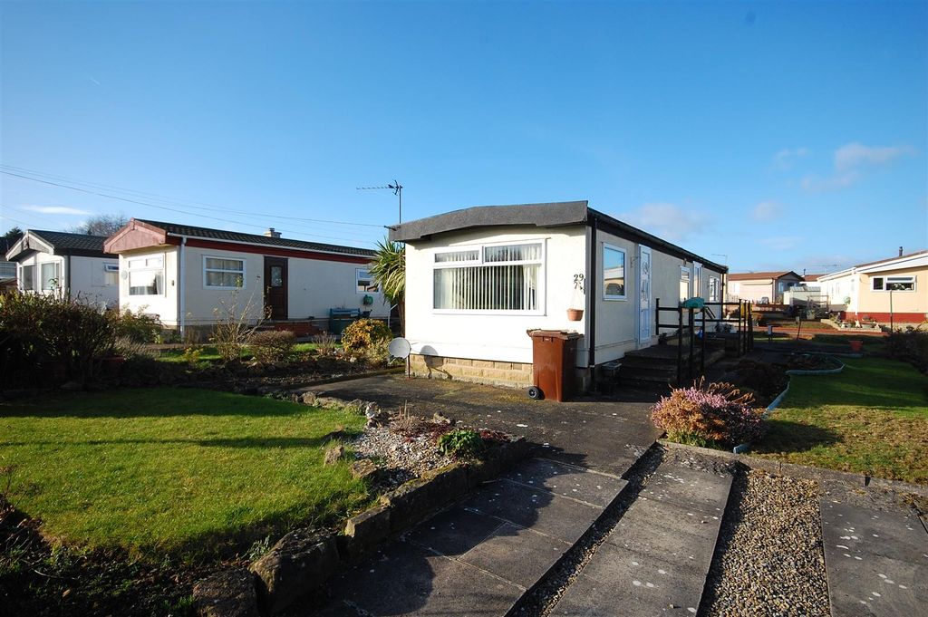 Property photo 1 of 9 29Newfielddriveexternal.Jpg