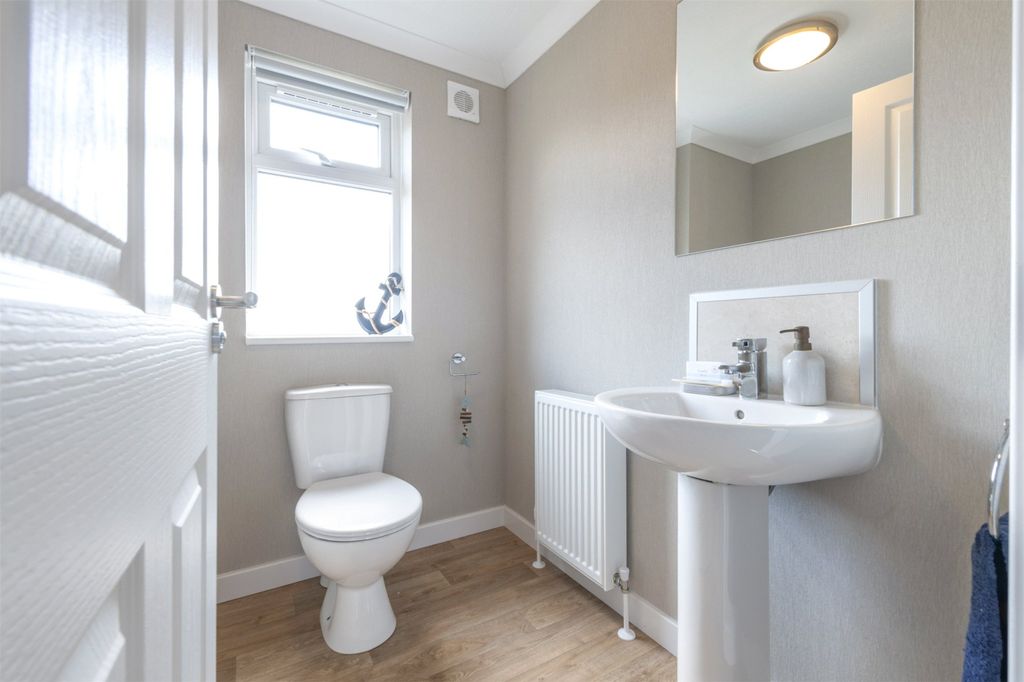 Property photo 3 of 10 Picture No. 04