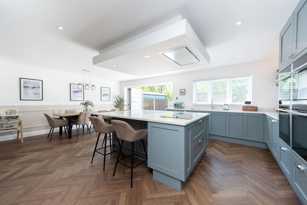 Property photo 2 of 26