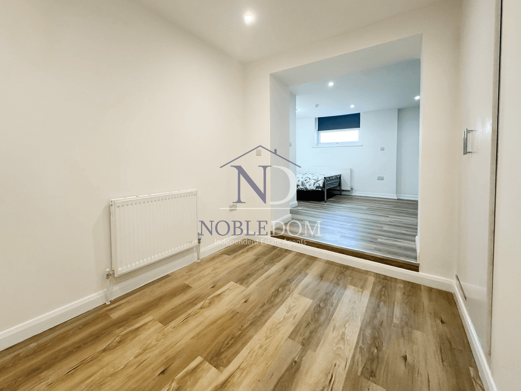 Property photo 2 of 5 Gallery