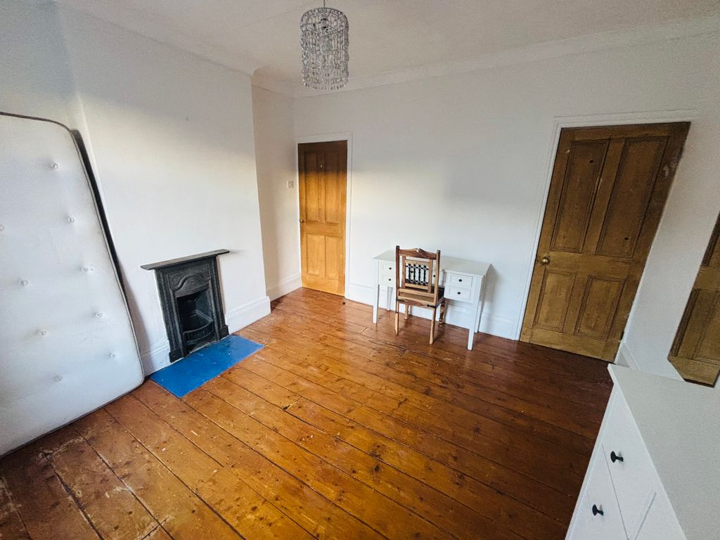 Property photo 2 of 12 Image