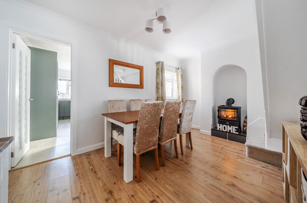 Property photo 2 of 16 1418777-19-69A9A6...