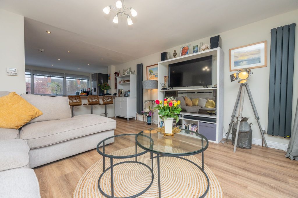 Property photo 2 of 25 Photograph 2