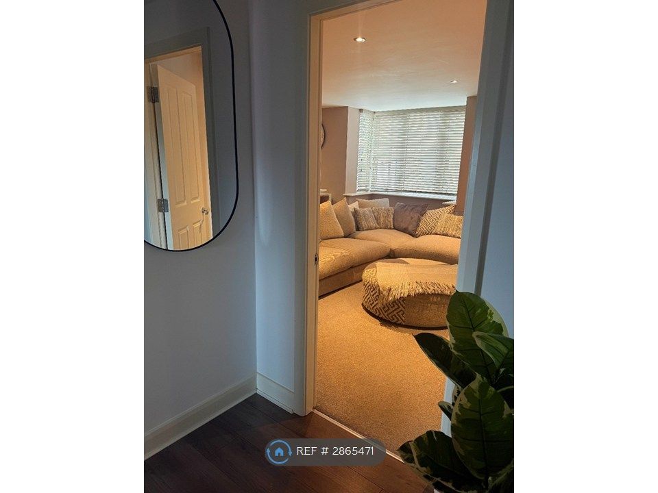 Property photo 3 of 35