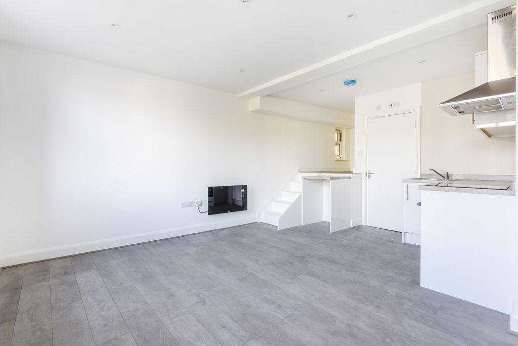 Property photo 3 of 6 925114 (3)