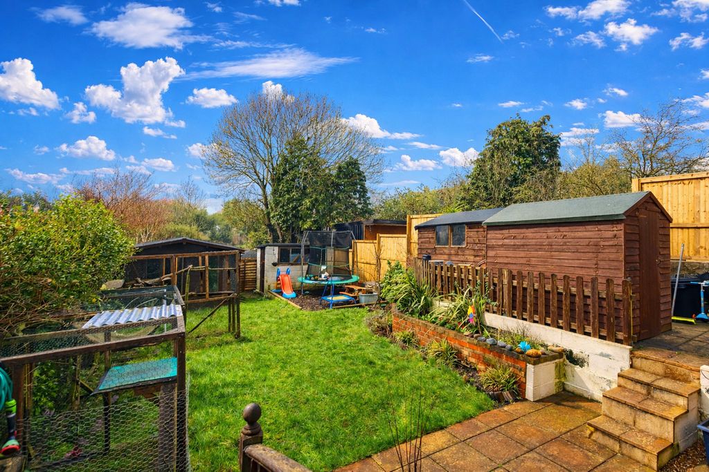 Property photo 2 of 11