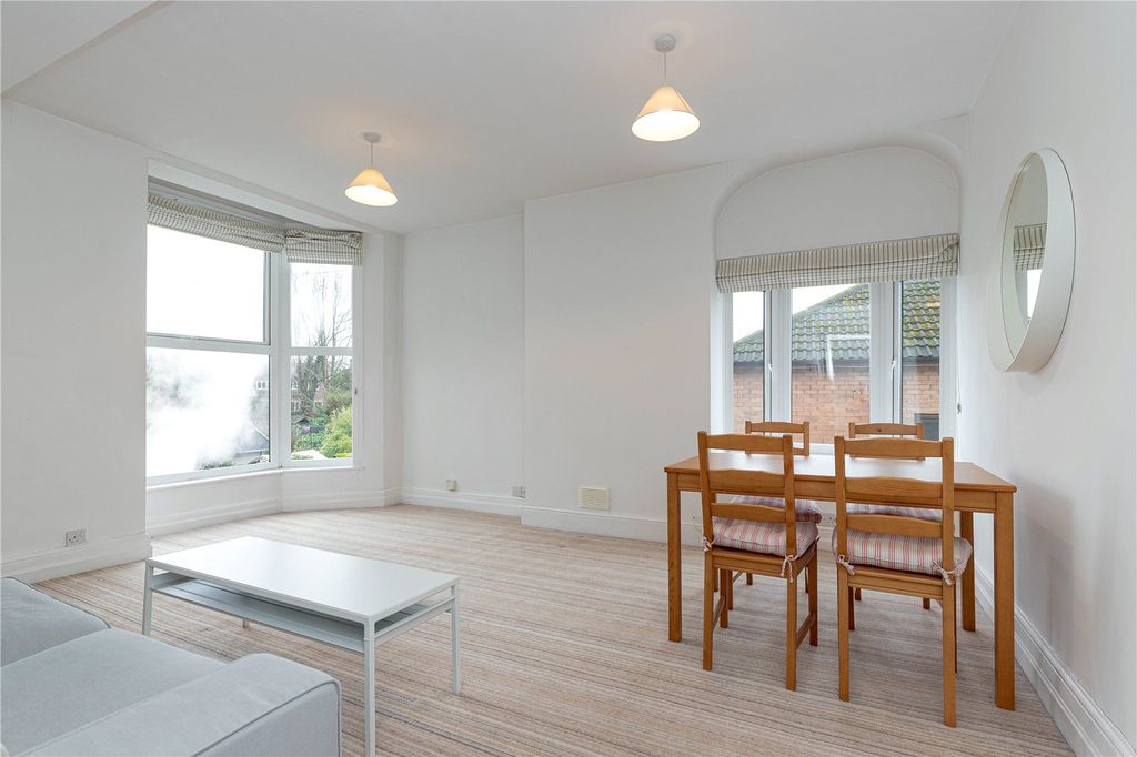 Property photo 2 of 12 Lounge/Diner