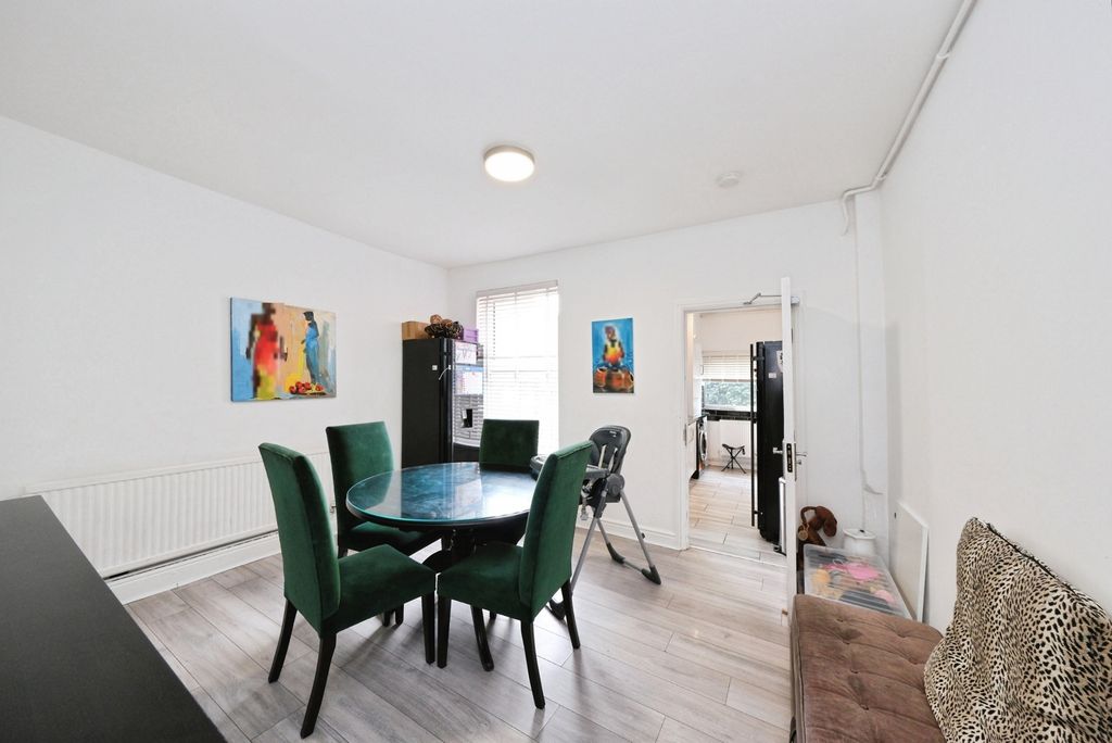 Property photo 3 of 12 Pbox-Img.Jpg