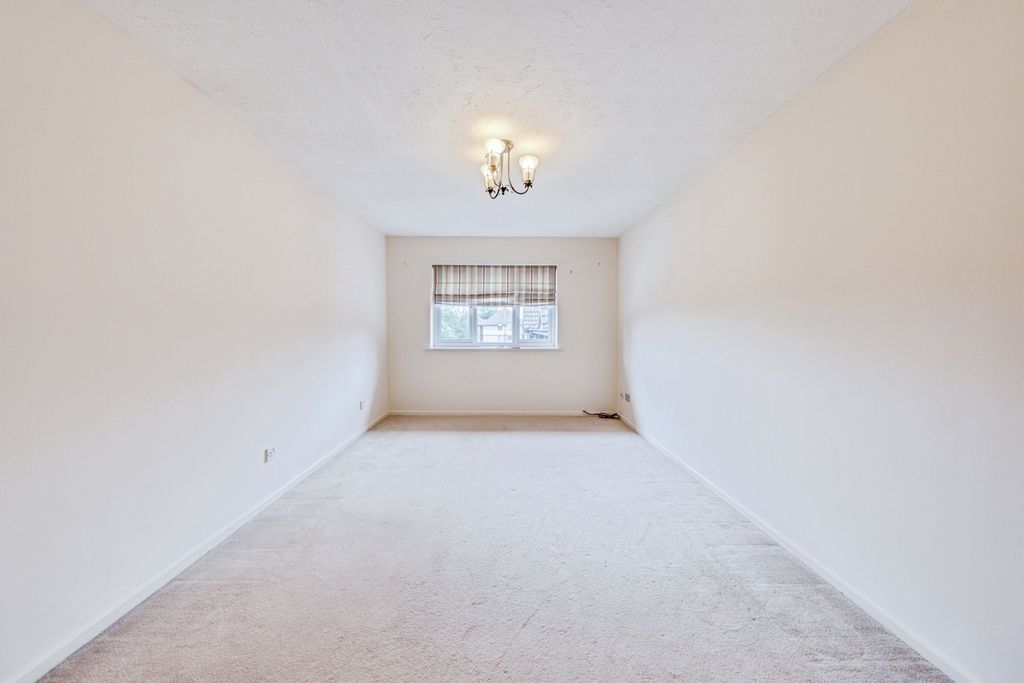 Property photo 3 of 17 Photo