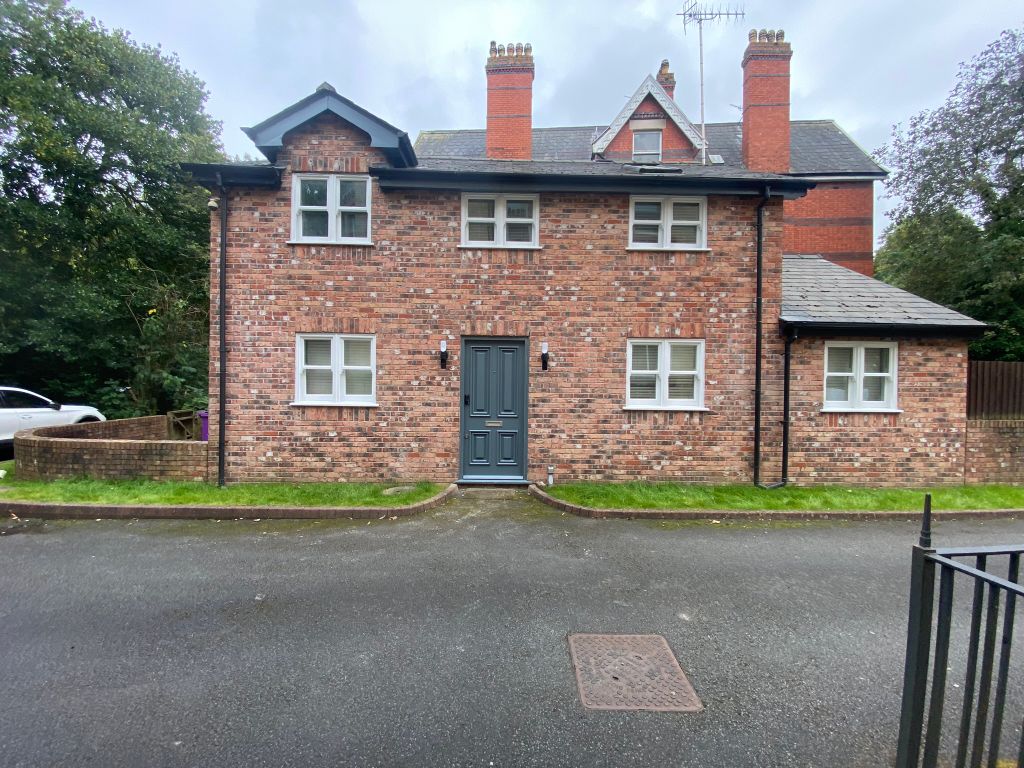 Property photo 1 of 107 Front Coach House