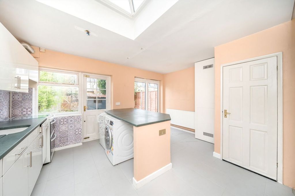 Property photo 2 of 9
