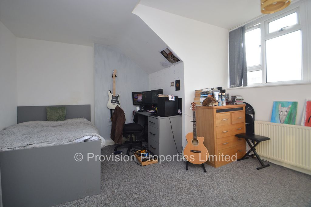 Property photo 3 of 6 Photo