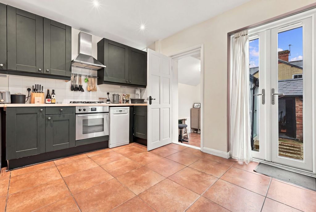 Property photo 2 of 16