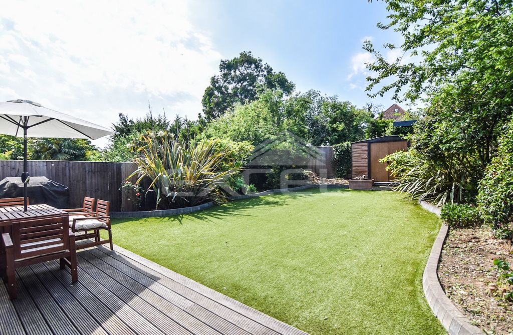 Property photo 3 of 8 Img_38110_1_Original