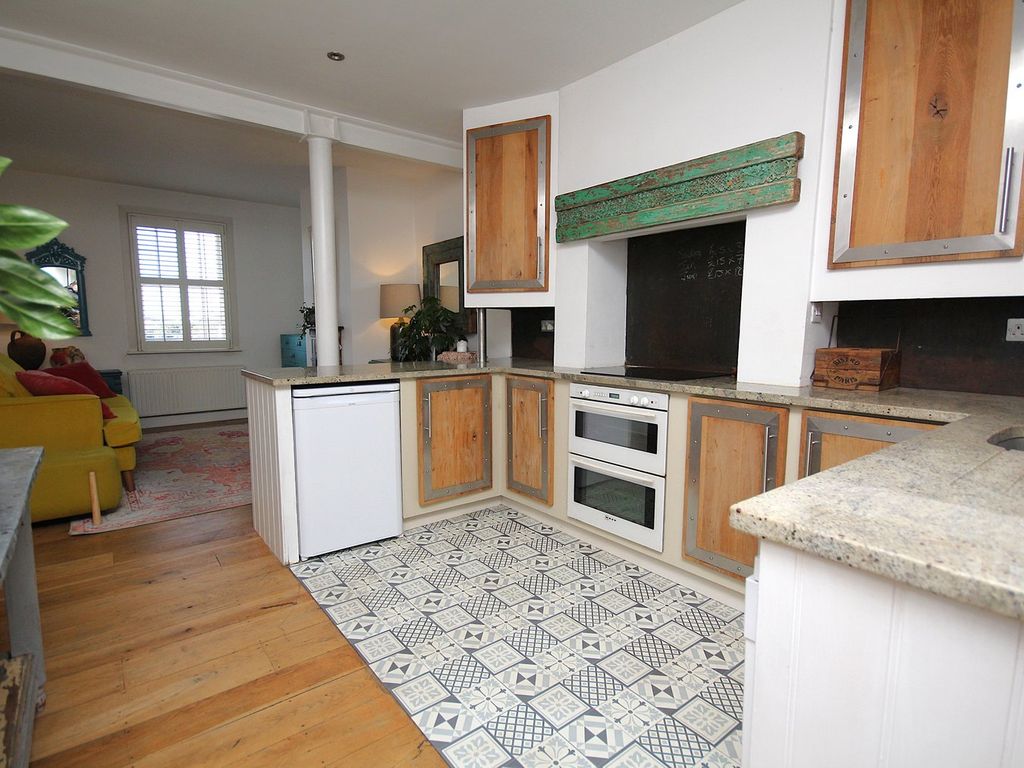 Property photo 3 of 26