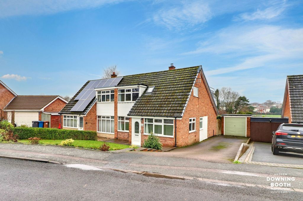 Property photo 2 of 28