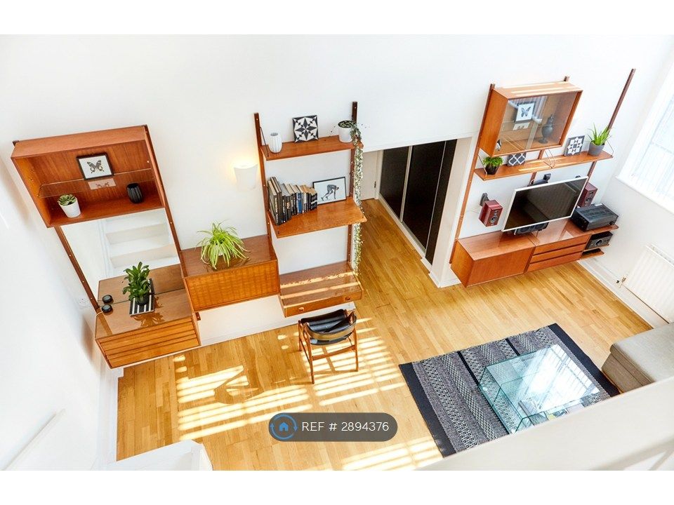 Property photo 2 of 35