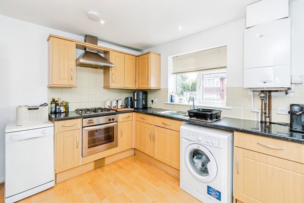 Property photo 2 of 16