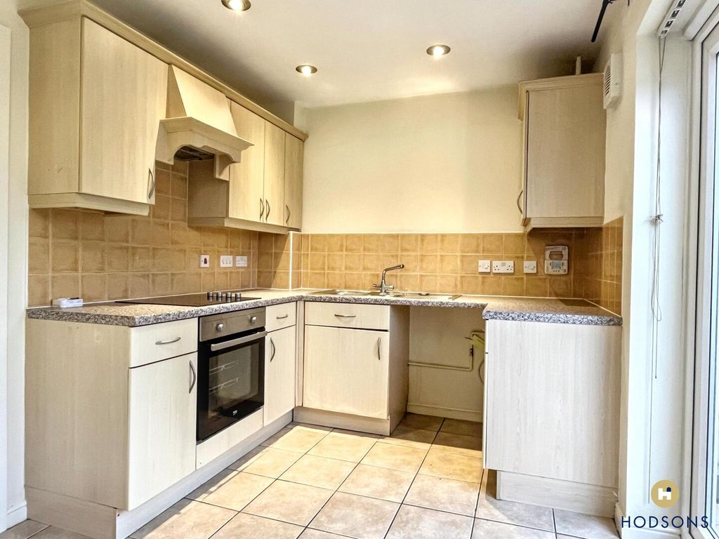 Property photo 3 of 9 Kitchen