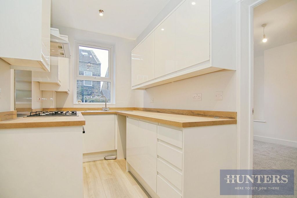 Property photo 2 of 10 Kitchen