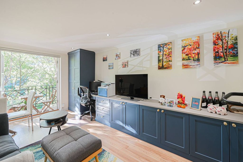 Property photo 1 of 5