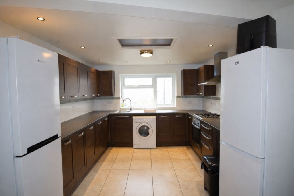 Property photo 1 of 11 077713F940A37802A8353B6d0d66d38d