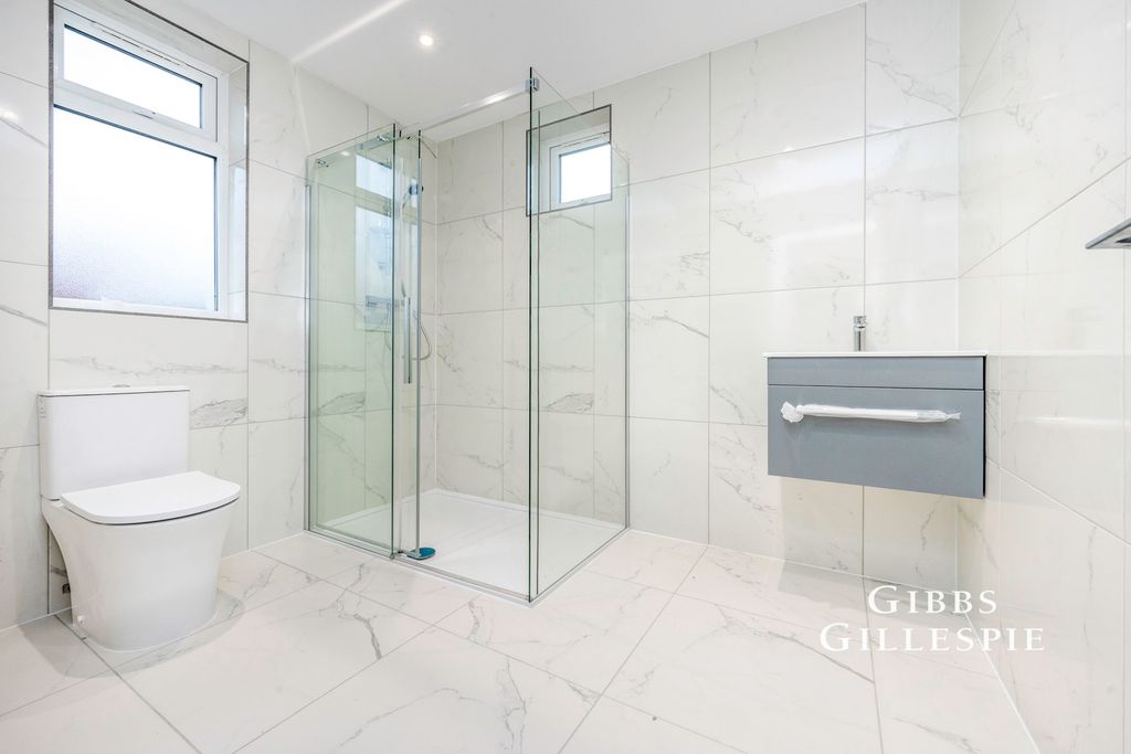 Property photo 3 of 9 Photo