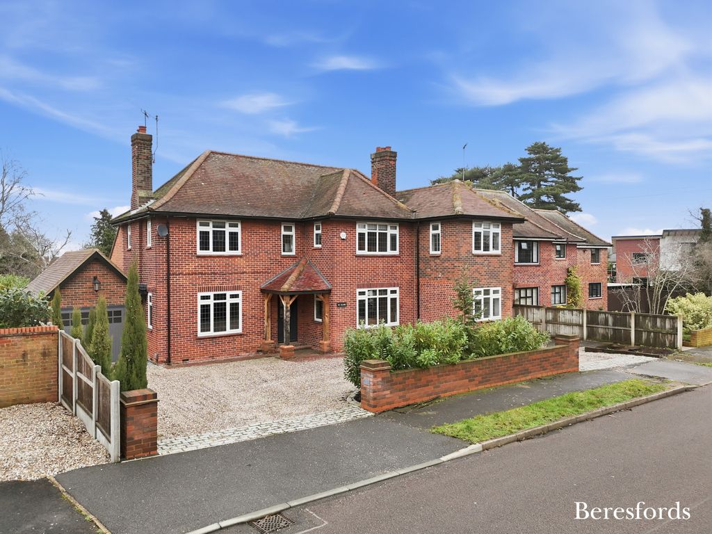 Property photo 1 of 31 Front