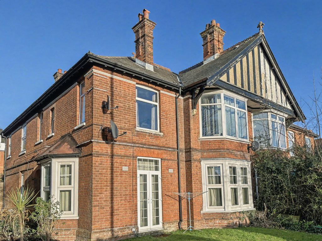 Property photo 1 of 7 Photo 2