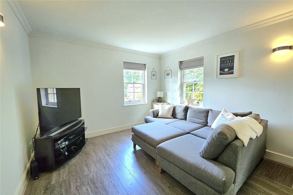 Property photo 2 of 13 Picture No. 08