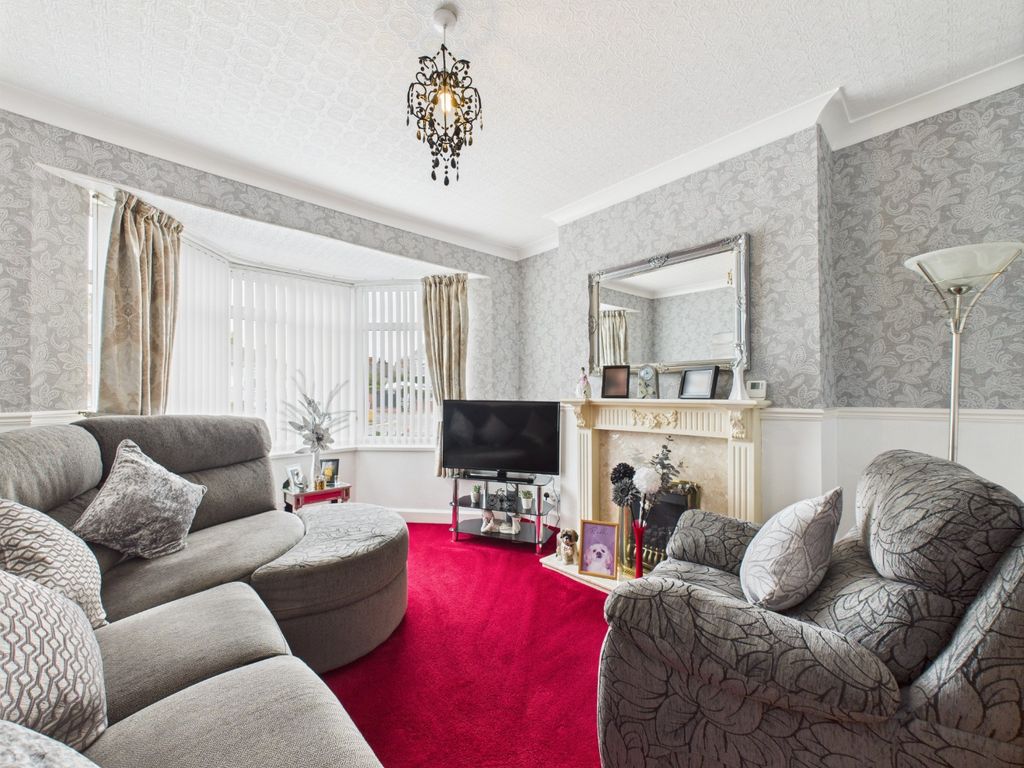 Property photo 3 of 15 4350977