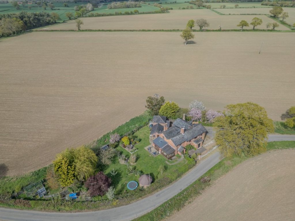 Property photo 2 of 35