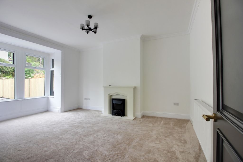Property photo 3 of 30 Living Room