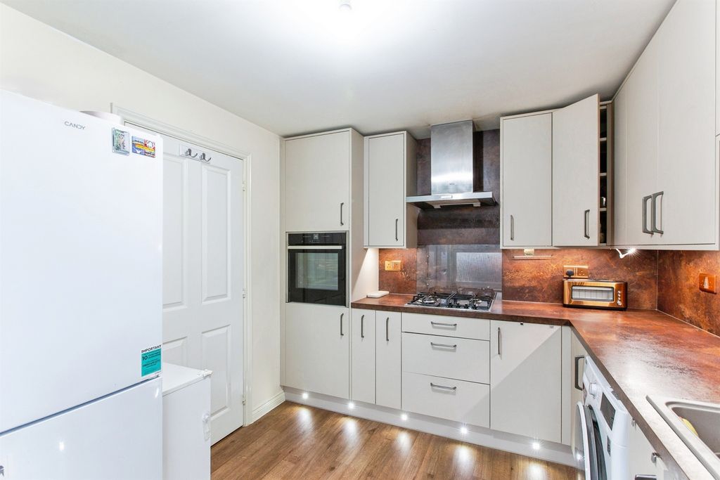 Property photo 2 of 13