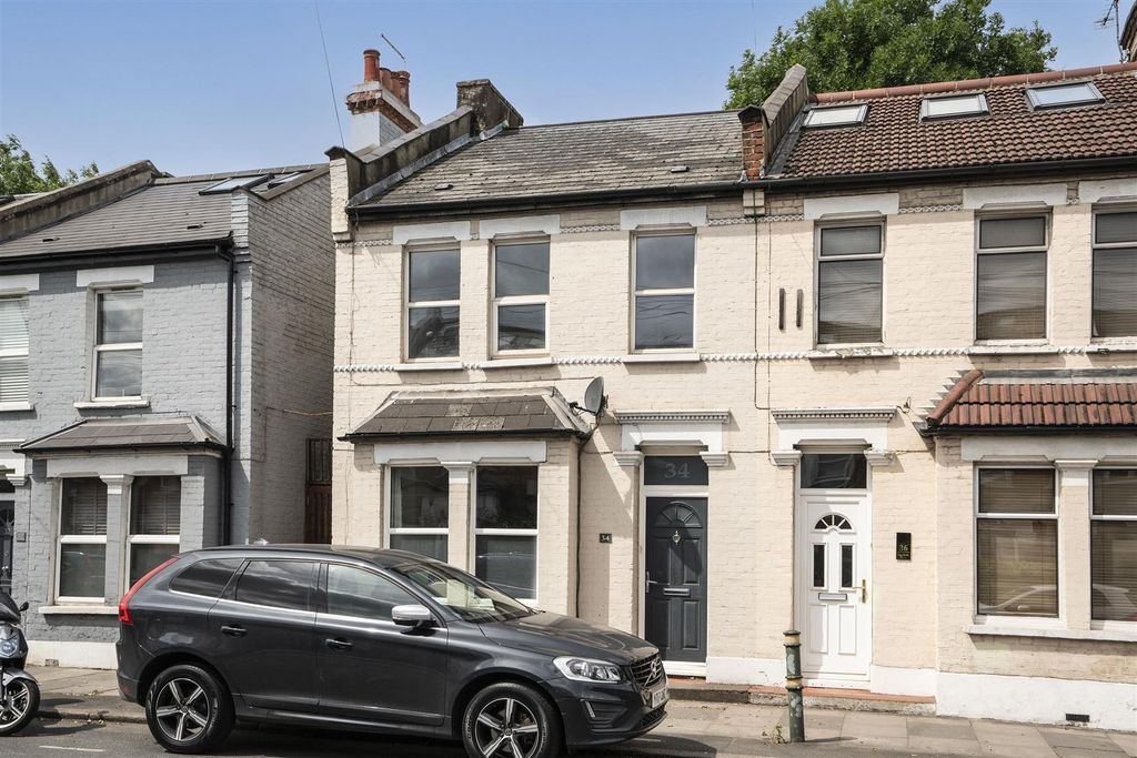 Property photo 1 of 13 Haydons Road, London External