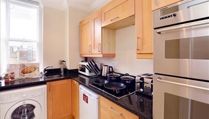 Property photo 3 of 11 Kitchen