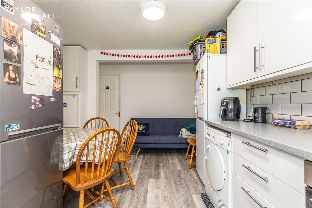 Property photo 2 of 15 Kitchen